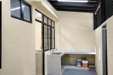 Oug 2 Storey Terrace Newly Refurbished Unit for Rent