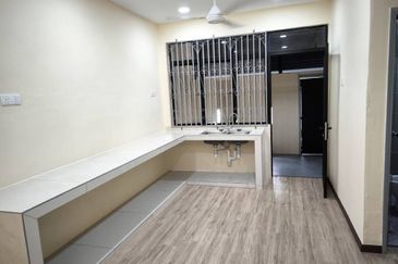 Oug 2 Storey Terrace Newly Refurbished Unit for Rent