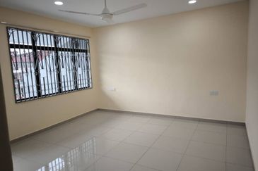 Oug 2 Storey Terrace Newly Refurbished Unit for Rent