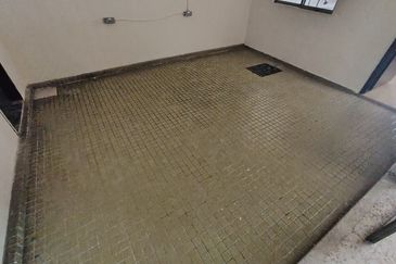 Oug/Taman Yarl 1 Storey Terrace House For Rent