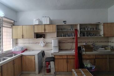 Oug 2 Storey Terrace House Near Playground for Rent