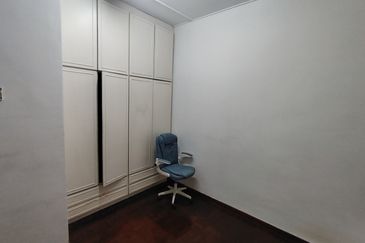 Oug 2 Storey Terrace House Near Playground for Rent