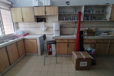 Oug 2 Storey Terrace House Near Playground for Rent