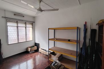 Oug 2 Storey Terrace House Near Playground for Rent