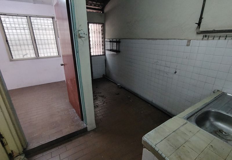 Oug 2 Storey Terrace House Basic Unit For Sale