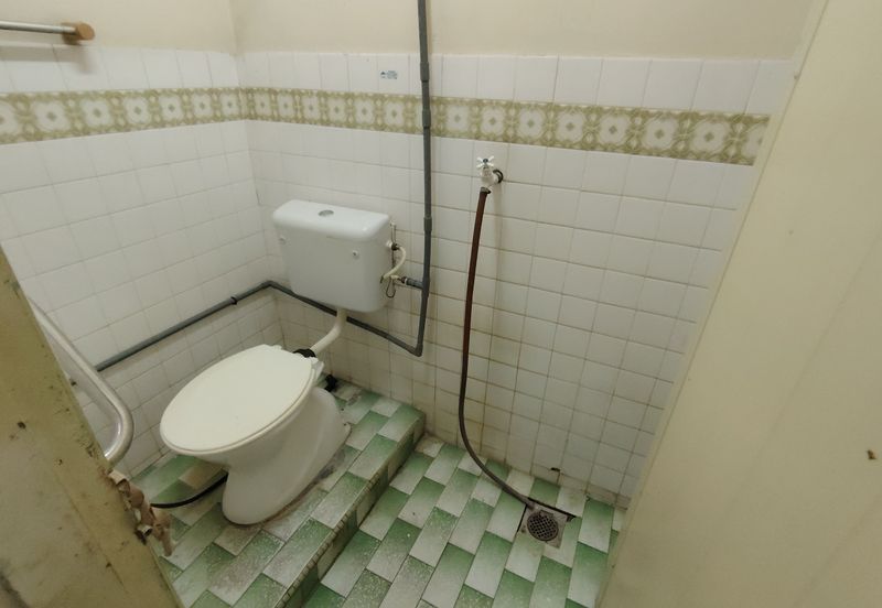 Oug 2 Storey Terrace House Basic Unit For Sale