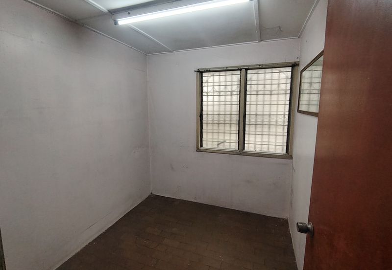 Oug 2 Storey Terrace House Basic Unit For Sale