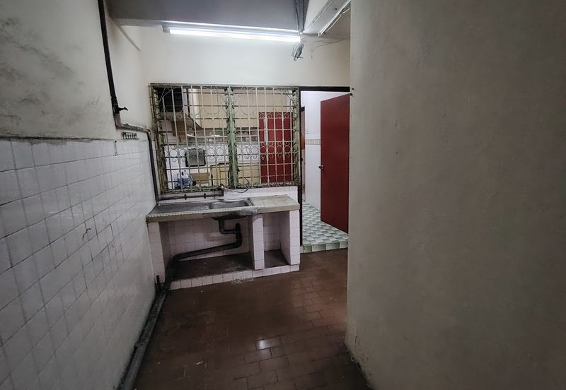 Oug 2 Storey Terrace House Basic Unit For Sale