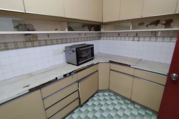 Oug 2 Storey Terrace House Basic Unit For Sale