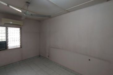 Oug 2 Storey Terrace House Basic Unit For Sale