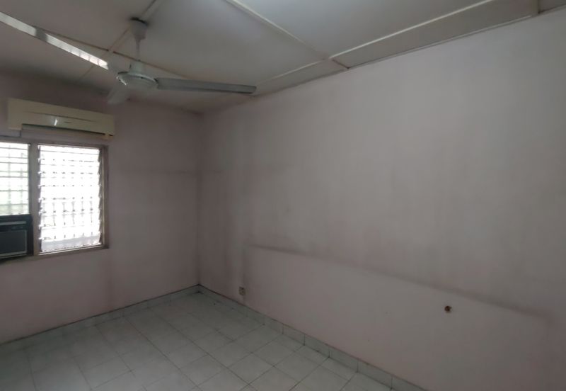 Oug 2 Storey Terrace House Basic Unit For Sale