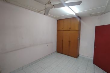 Oug 2 Storey Terrace House Basic Unit For Sale