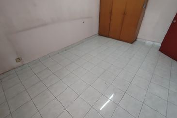 Oug 2 Storey Terrace House Basic Unit For Sale