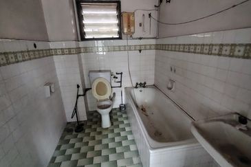 Oug 2 Storey Terrace House Basic Unit For Sale