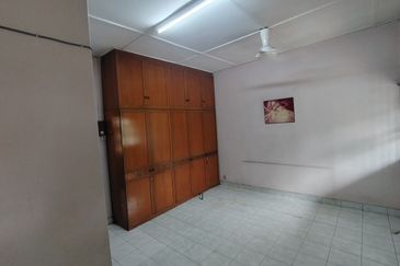 Oug 2 Storey Terrace House Basic Unit For Sale