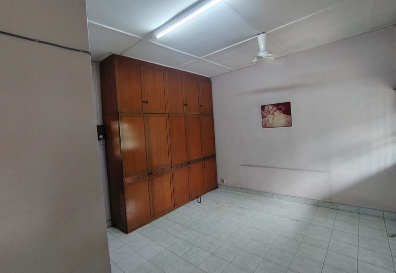 Oug 2 Storey Terrace House Basic Unit For Sale