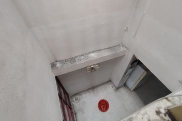 Oug 2 Storey Terrace House Basic Unit For Sale