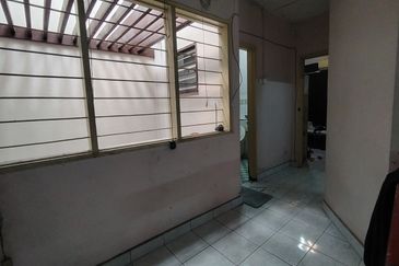Oug 2 Storey Terrace House Basic Unit For Sale