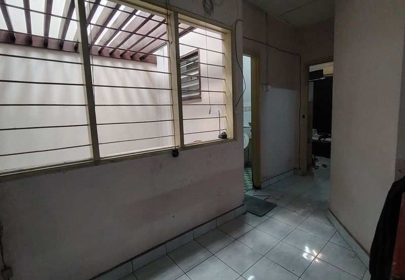 Oug 2 Storey Terrace House Basic Unit For Sale