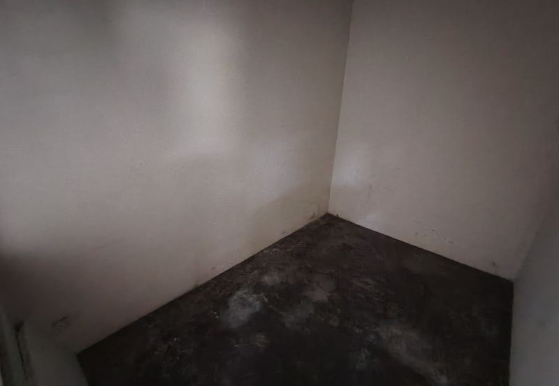 Oug/Happy Garden 1 Storey Terrace House Basic Unit For Sale