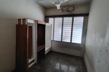 Oug/Happy Garden 1 Storey Terrace House Basic Unit For Sale
