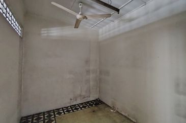 Oug/Happy Garden 1 Storey Terrace House Basic Unit For Sale