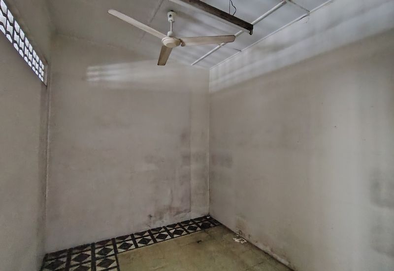 Oug/Happy Garden 1 Storey Terrace House Basic Unit For Sale