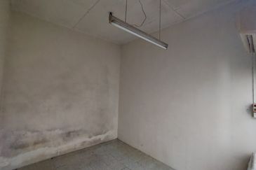 Oug/Happy Garden 1 Storey Terrace House Basic Unit For Sale