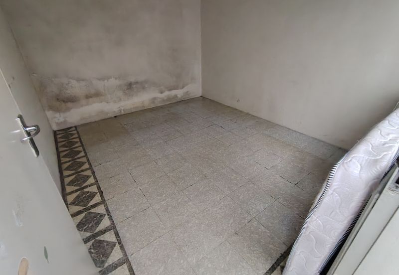 Oug/Happy Garden 1 Storey Terrace House Basic Unit For Sale