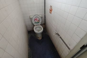 Oug/Happy Garden 1 Storey Terrace House Basic Unit For Sale