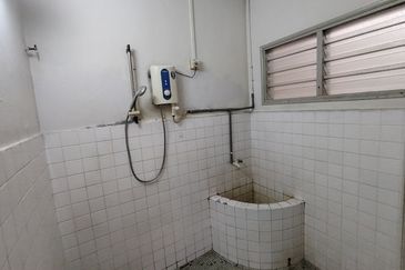 Oug/Happy Garden 1 Storey Terrace House Basic Unit For Sale