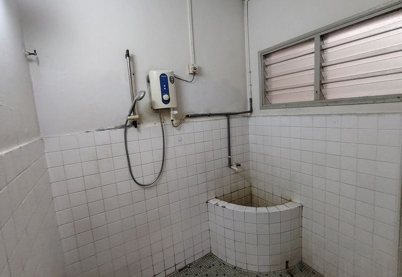 Oug/Happy Garden 1 Storey Terrace House Basic Unit For Sale