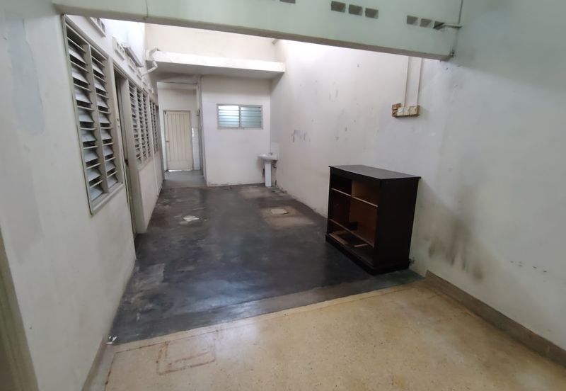 Oug/Happy Garden 1 Storey Terrace House Basic Unit For Sale