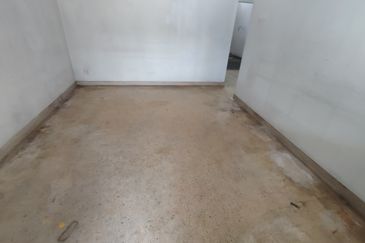 Oug/Happy Garden 1 Storey Terrace House Basic Unit For Sale