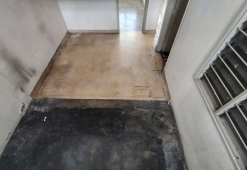 Oug/Happy Garden 1 Storey Terrace House Basic Unit For Sale