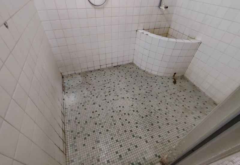 Oug/Happy Garden 1 Storey Terrace House Basic Unit For Sale