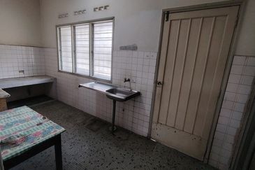 Oug/Happy Garden 1 Storey Terrace House Basic Unit For Sale