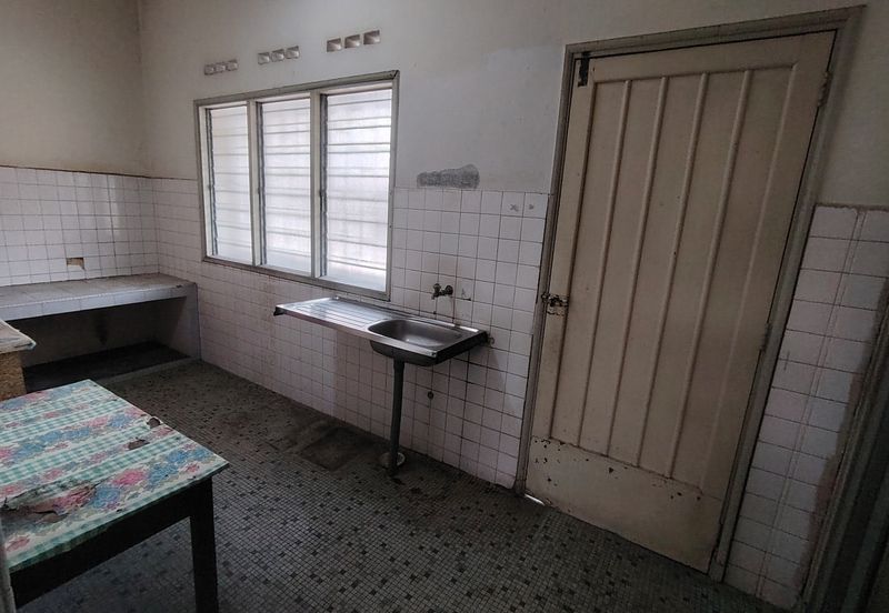 Oug/Happy Garden 1 Storey Terrace House Basic Unit For Sale