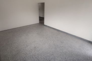 Oug/Happy Garden Corner 1 Storey Terrace House For Rent