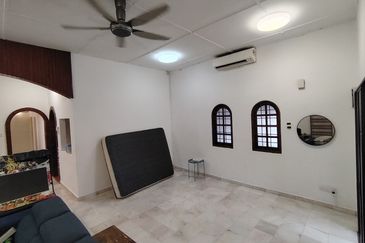 OUG/Happy Garden 1 Storey Fully Furnished Semi D