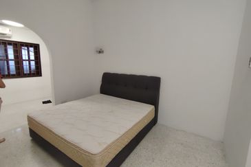 OUG/Happy Garden 1 Storey Fully Furnished Semi D