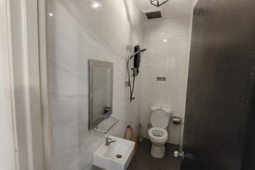 OUG/Happy Garden 1 Storey Fully Furnished Semi D