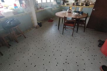 Oug 2 Storey Bungalow Corner Unit For Rent