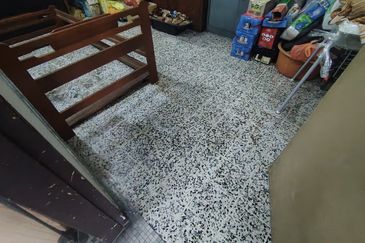 Oug 2 Storey Bungalow Corner Unit For Rent