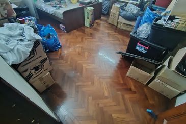 Oug 2 Storey Bungalow Corner Unit For Rent