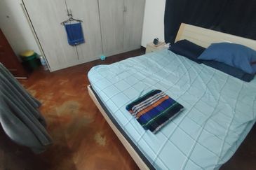 Oug 2 Storey Bungalow Corner Unit For Rent