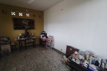 Oug 2 Storey Corner Bungalow House For Sale