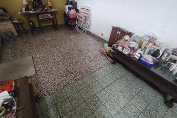 Oug 2 Storey Corner Bungalow House For Sale