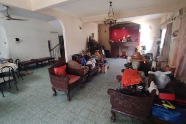 Oug 2 Storey Corner Bungalow House For Sale