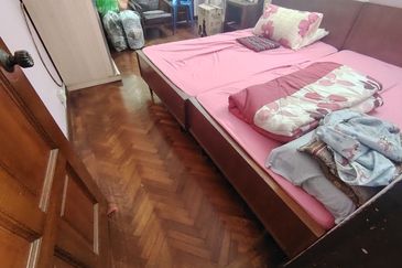 Oug 2 Storey Corner Bungalow House For Sale